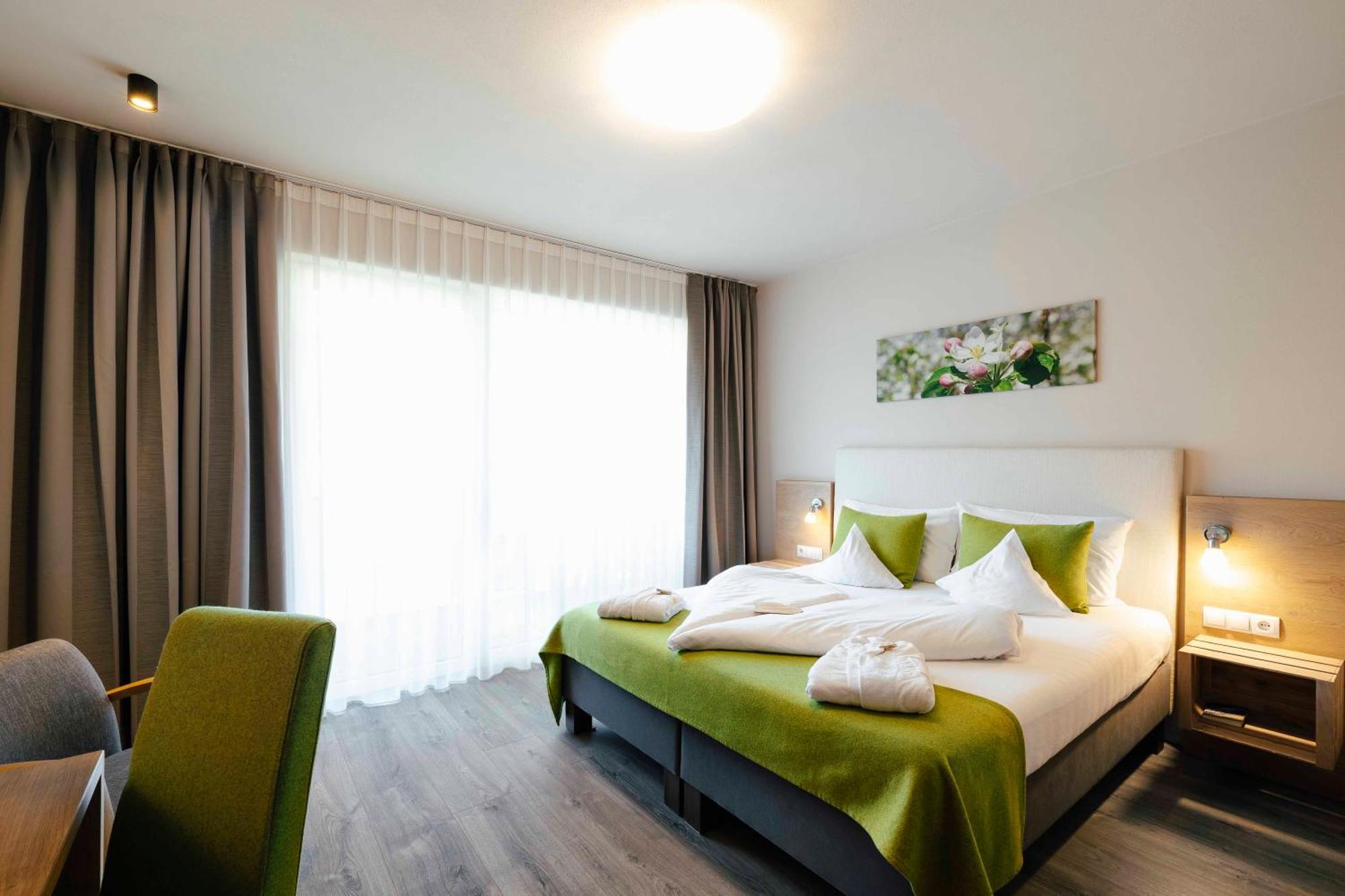 Hotel Pfeiss Lana Luaran gambar