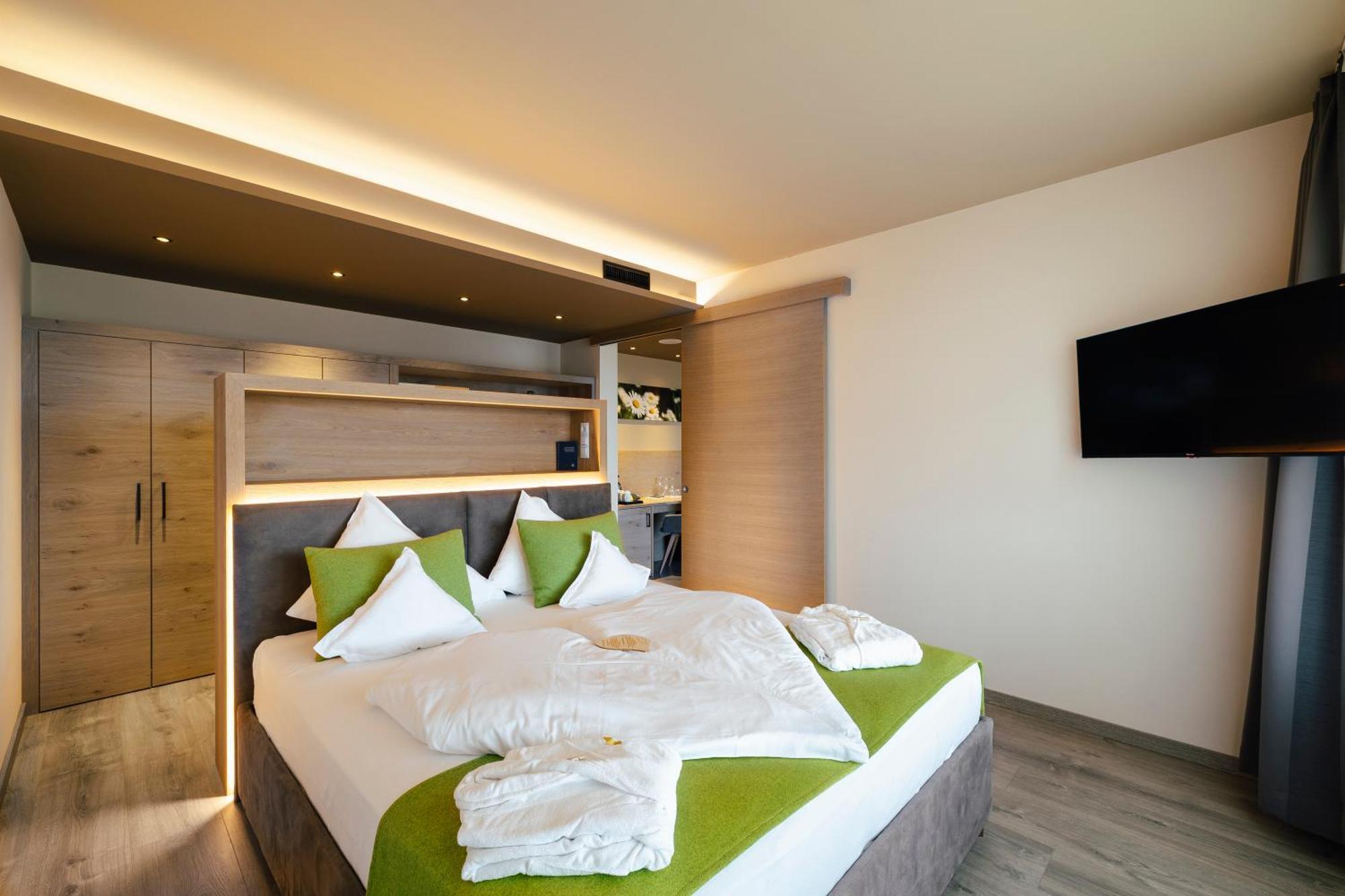 Hotel Pfeiss Lana Luaran gambar