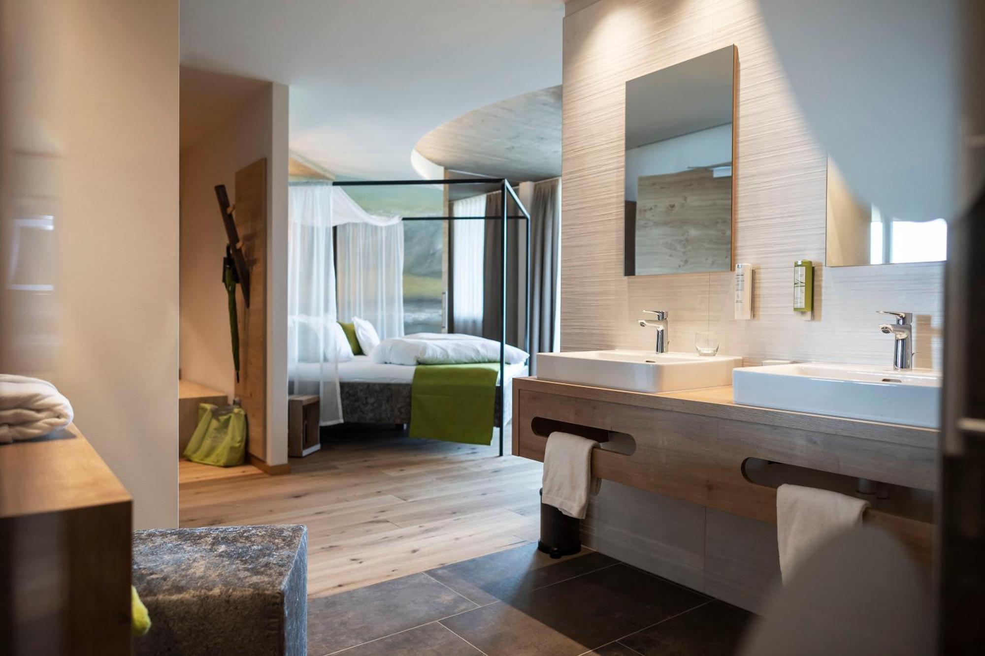 Hotel Pfeiss Lana Luaran gambar