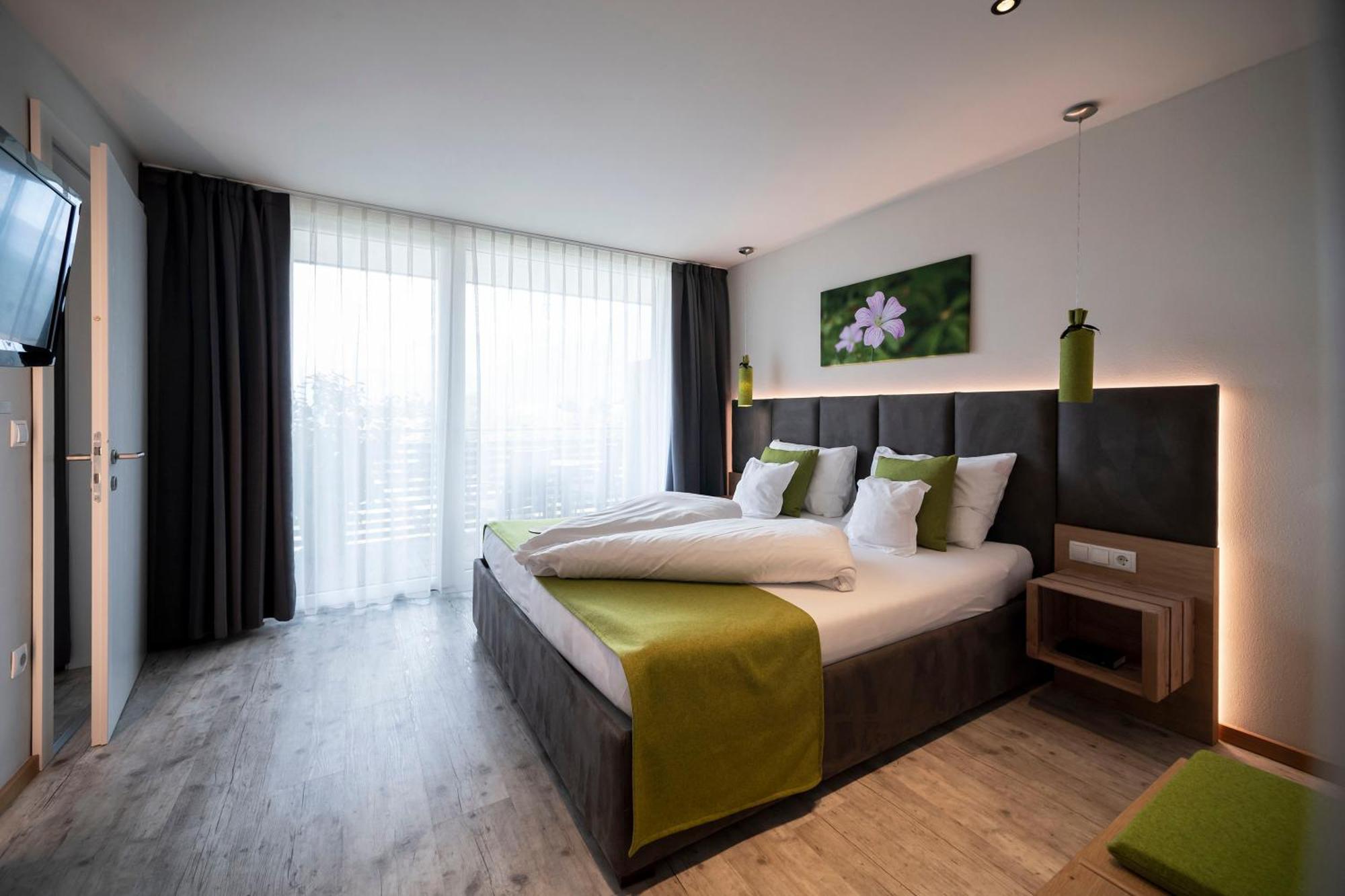 Hotel Pfeiss Lana Luaran gambar