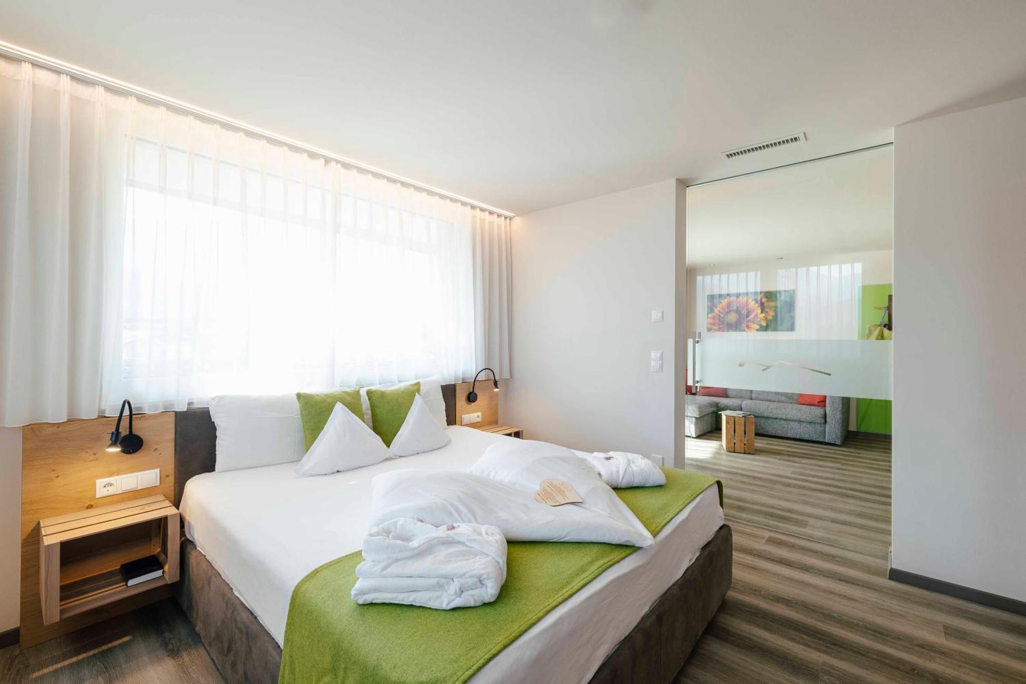 Hotel Pfeiss Lana Luaran gambar